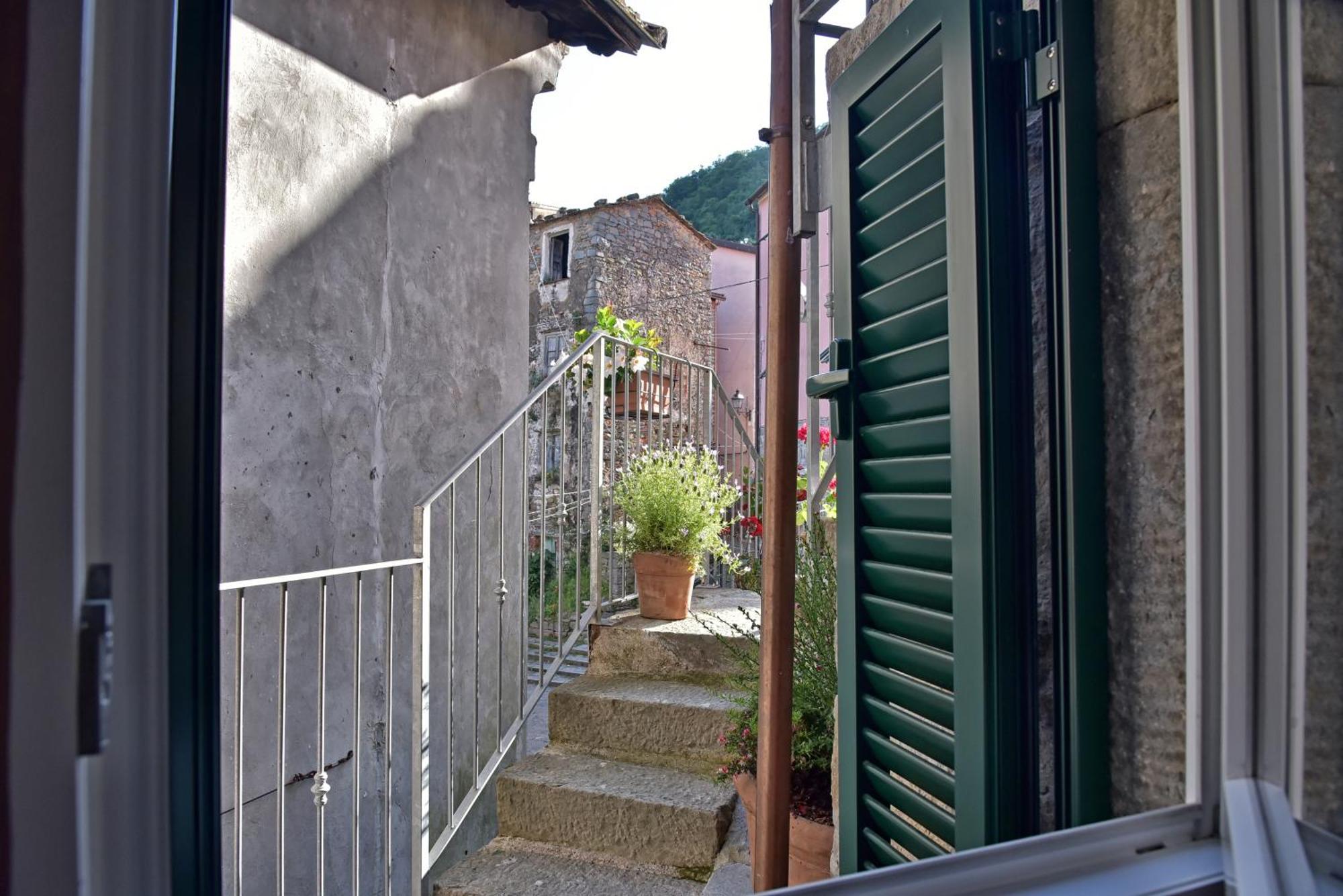 Tra I Monti E San Martino *