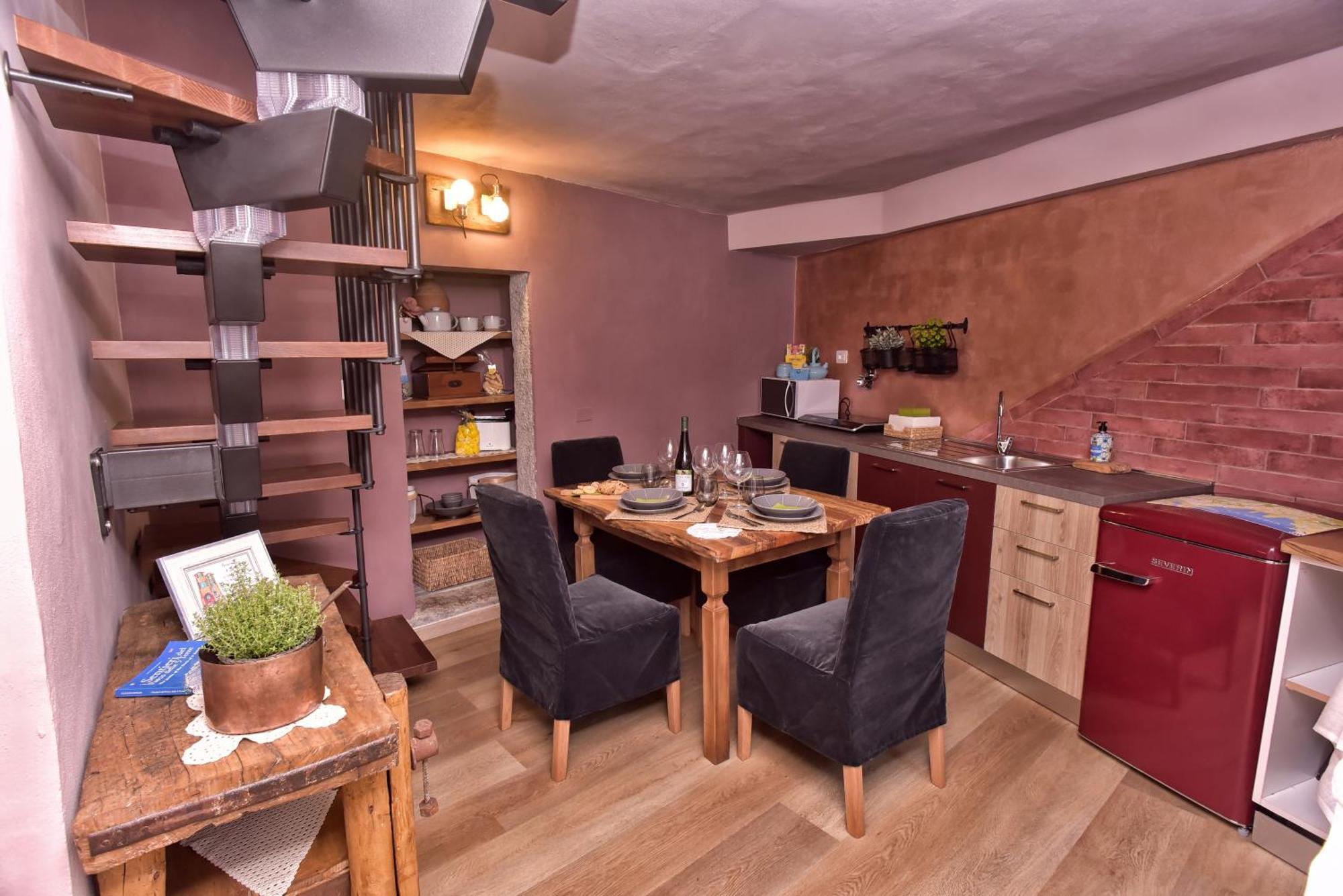 Tra I Monti E San Martino Holiday home Biassa