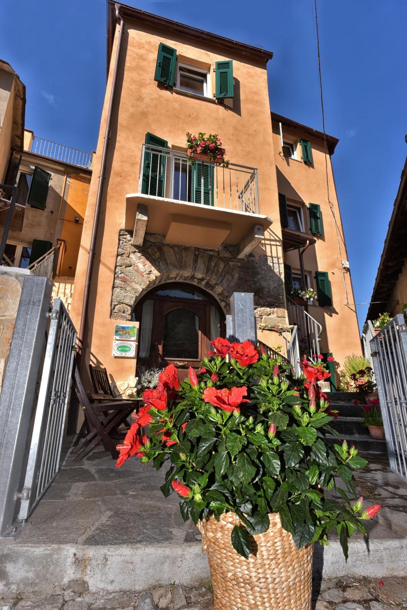 Holiday home Tra I Monti E San Martino Biassa